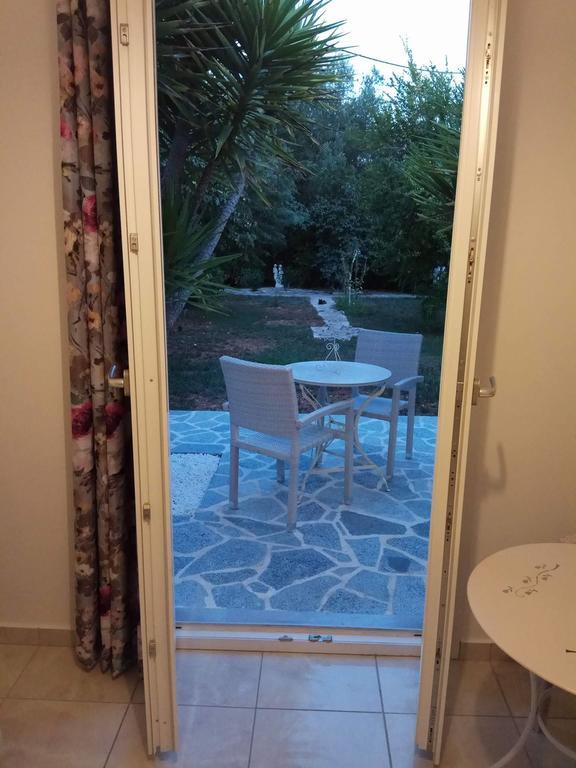 Villa Jasmin Studios Guviá Szoba fotó